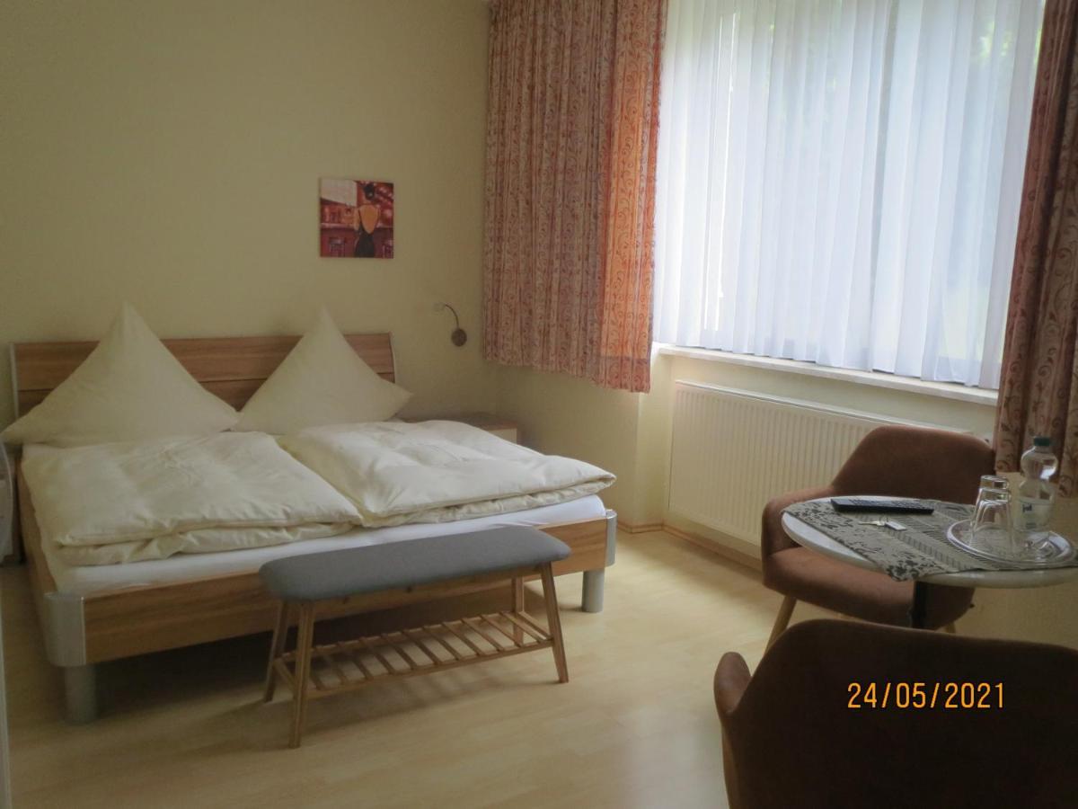 Hotel Und Gaestehaus Gute Quelle كوتشيم المظهر الخارجي الصورة