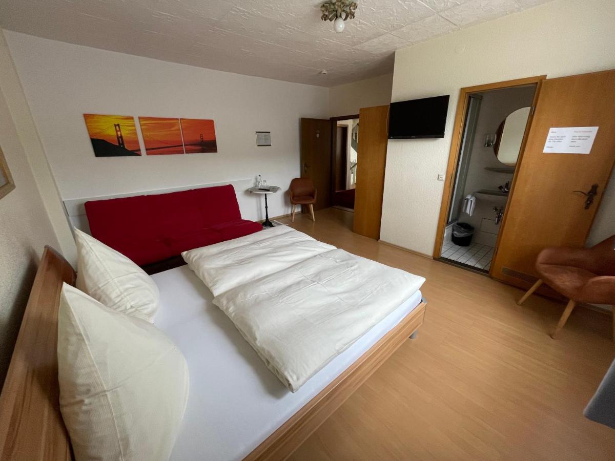 Hotel Und Gaestehaus Gute Quelle كوتشيم المظهر الخارجي الصورة