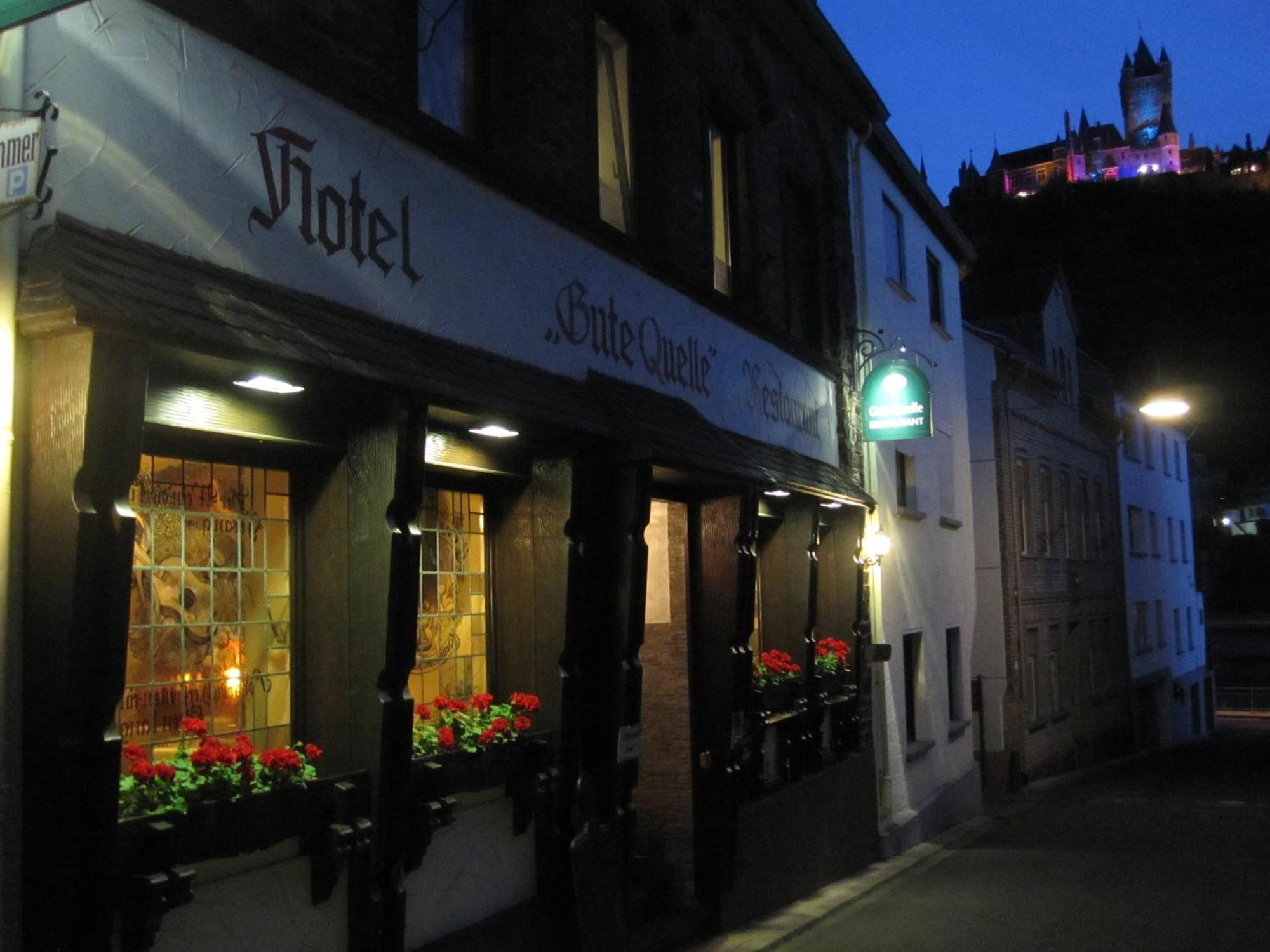 Hotel Und Gaestehaus Gute Quelle كوتشيم المظهر الخارجي الصورة